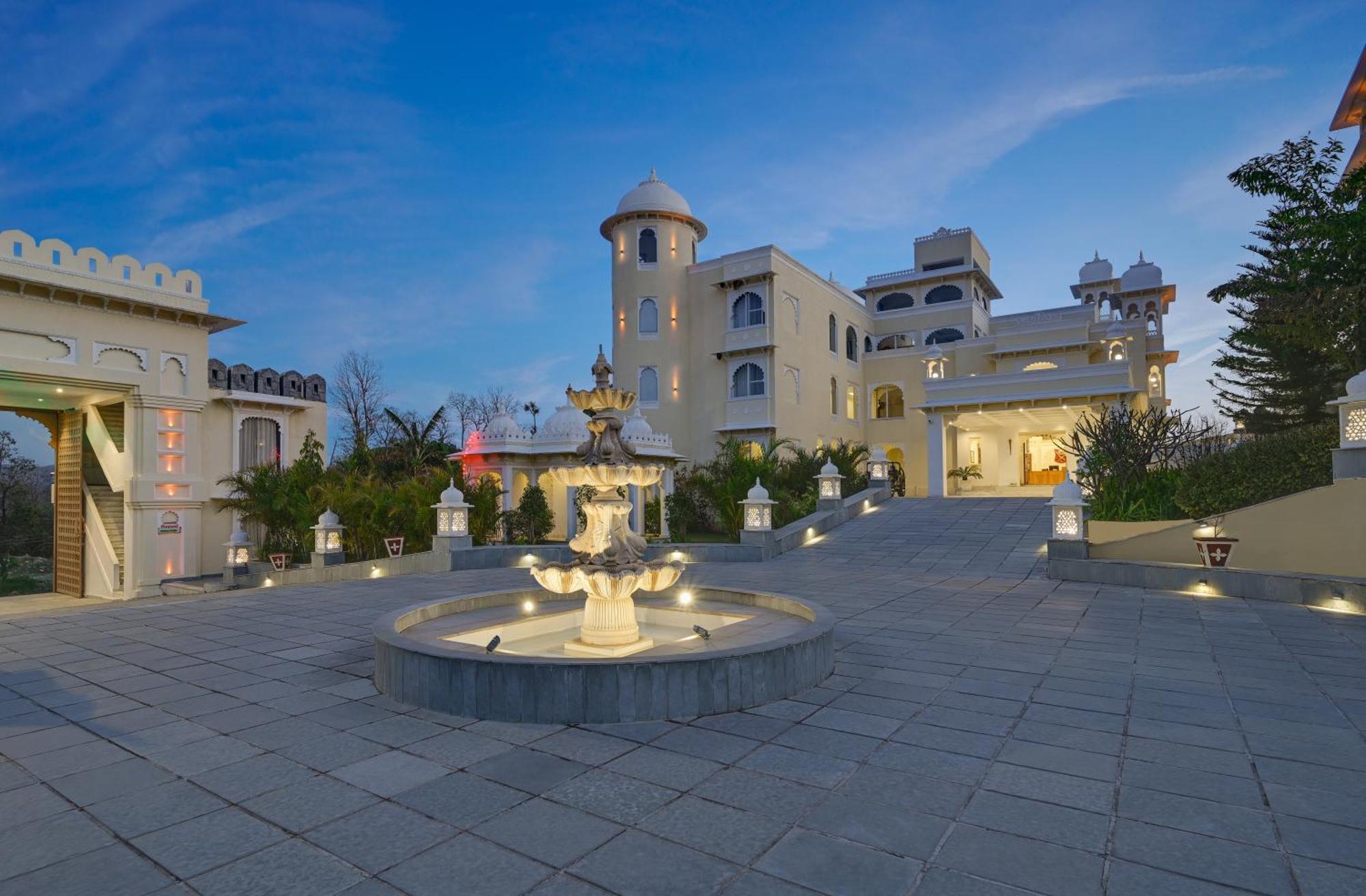 The Everest Hill Resort Кумбгалґарг Екстер'єр фото